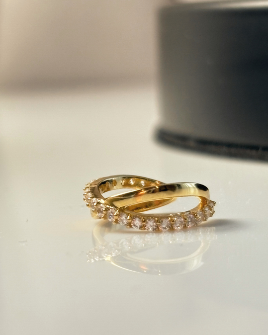Cross Pavé Earcuff